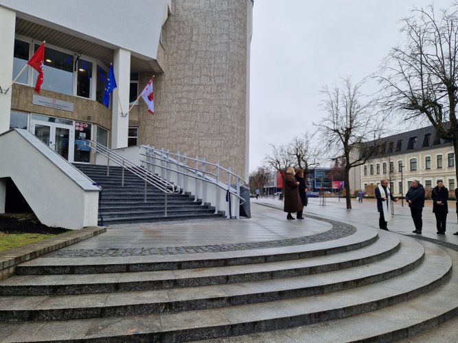 Teismo lankytojams atidaryti nauji teismo laiptai